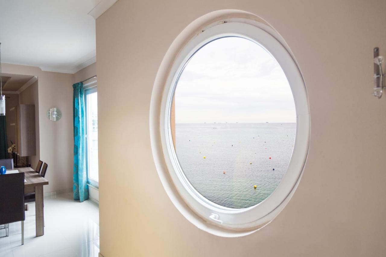 Riviera Holiday Apartments - Seafront - Wifi マルサスカーラ エクステリア 写真