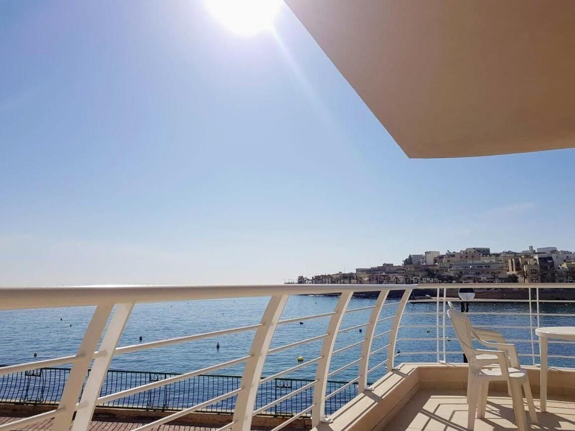 Riviera Holiday Apartments - Seafront - Wifi マルサスカーラ 部屋 写真