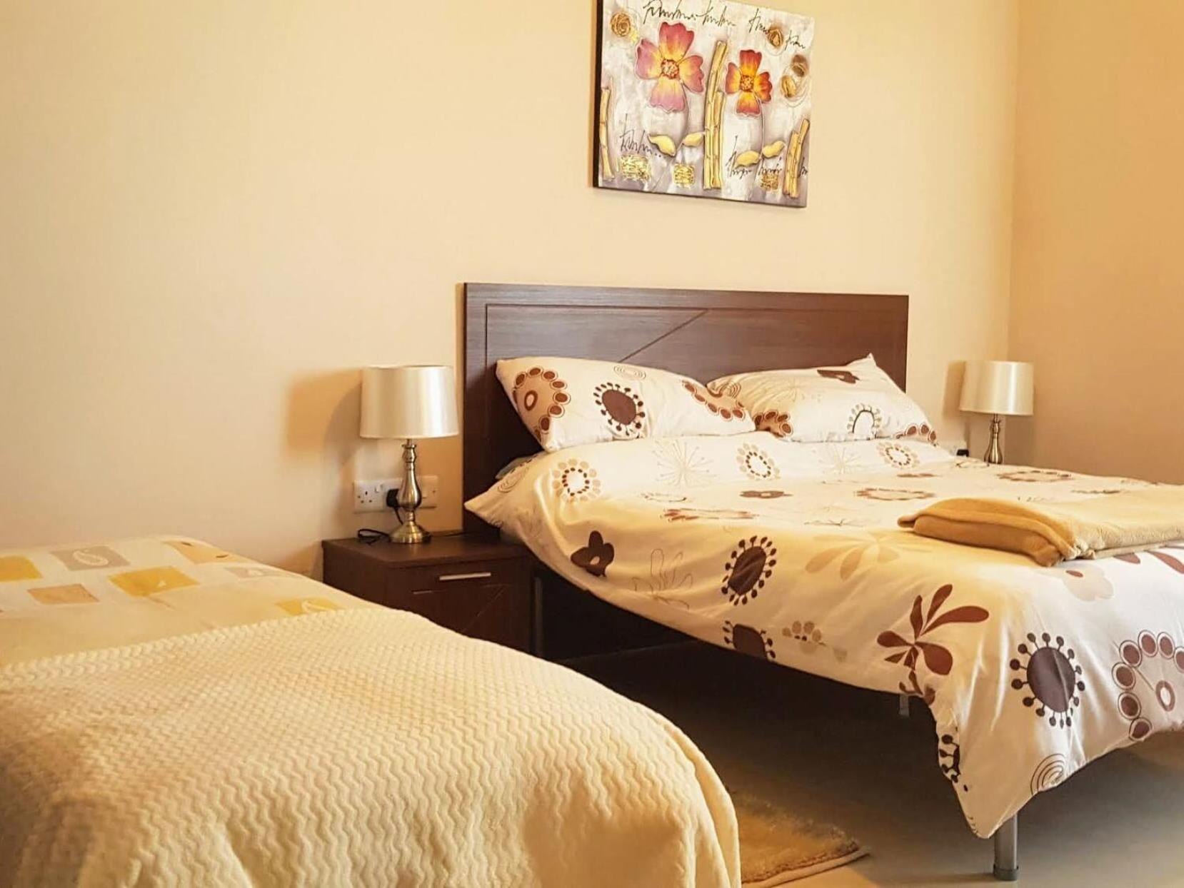 Riviera Holiday Apartments - Seafront - Wifi マルサスカーラ 部屋 写真