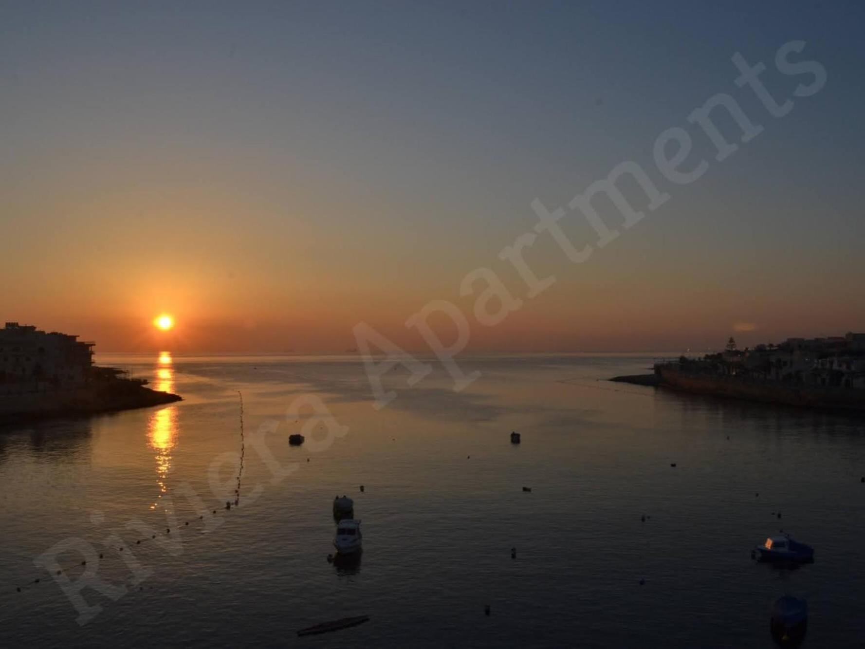 Riviera Holiday Apartments - Seafront - Wifi マルサスカーラ 部屋 写真